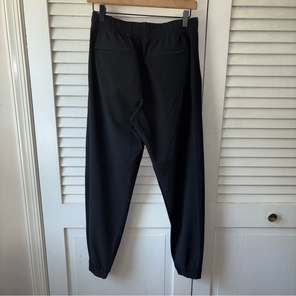 Athleta Textured Brooklyn Jogger Black size 4 Sporty Travel Outdoor - Picture 3 of 4